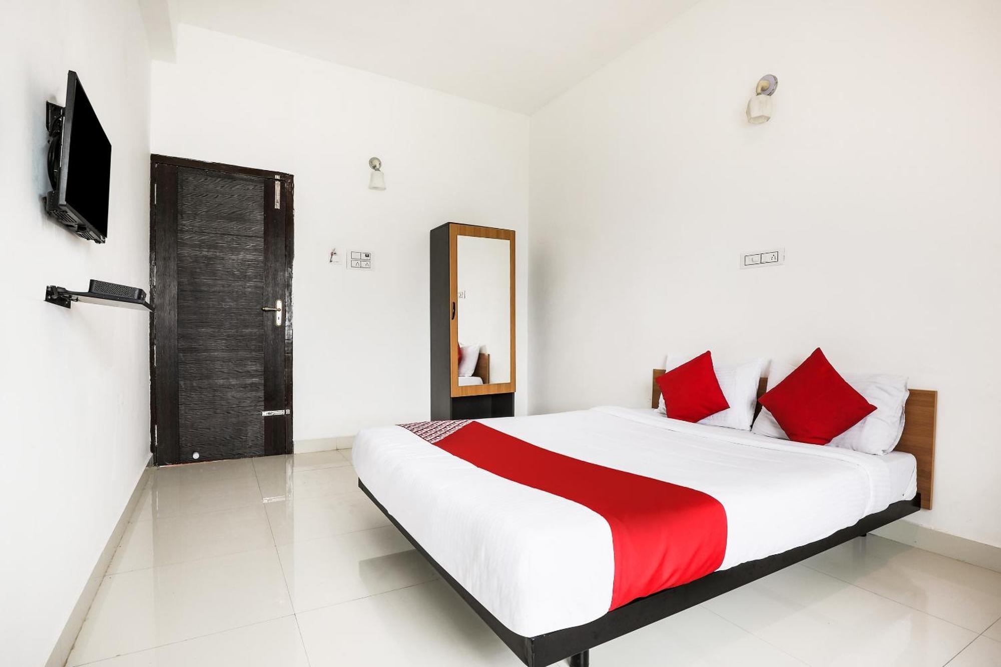 Hotel O Black Pearl Residency Pilamedu Buitenkant foto
