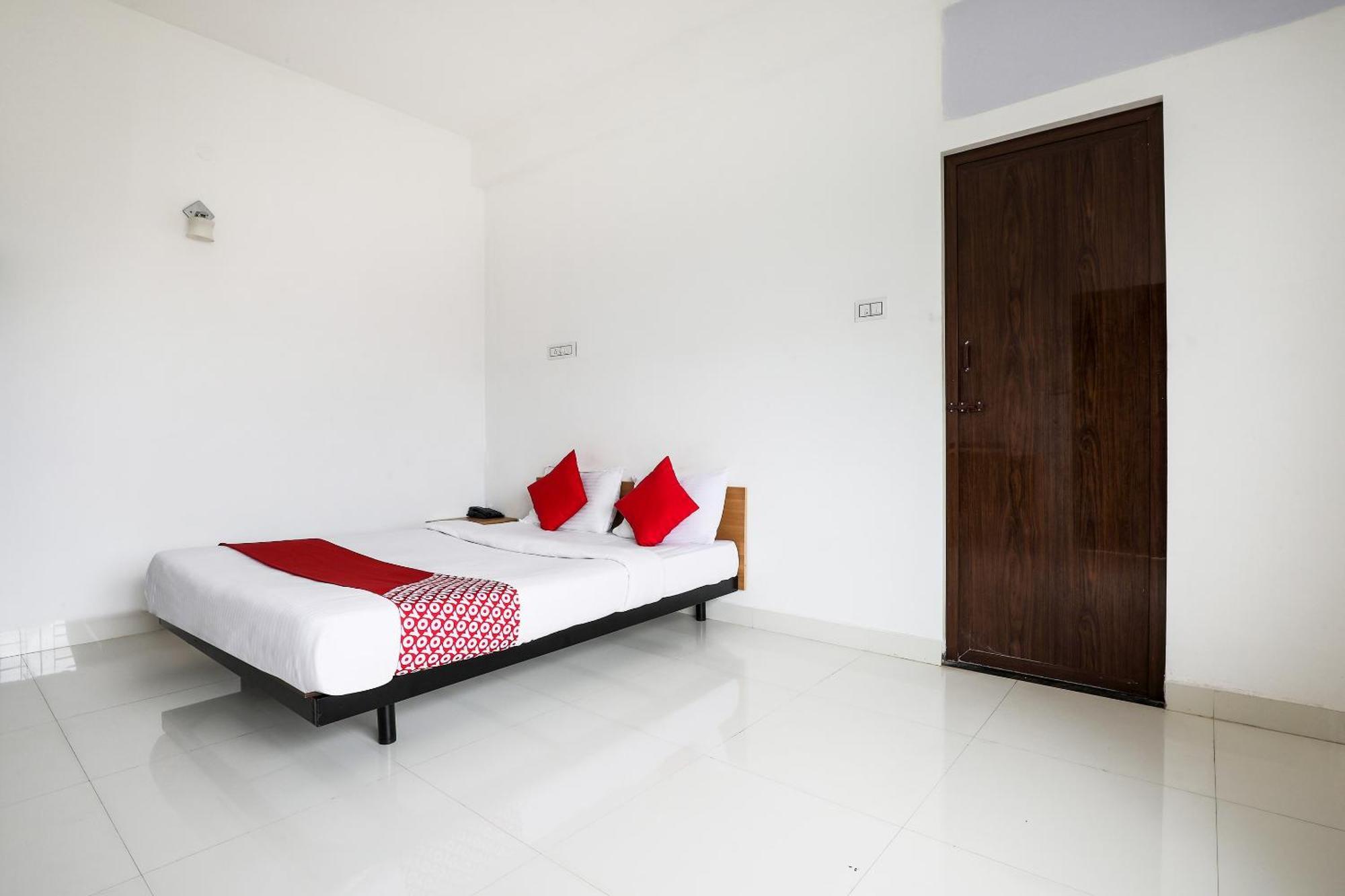 Hotel O Black Pearl Residency Pilamedu Buitenkant foto